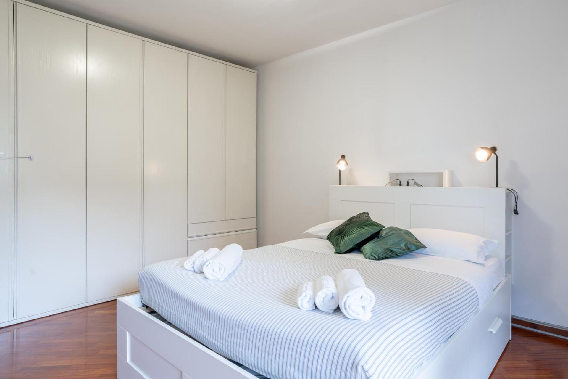 Spacious Bright Apartment Near City Center And Como Lake With Air Conditioning Lecco Eksteriør billede