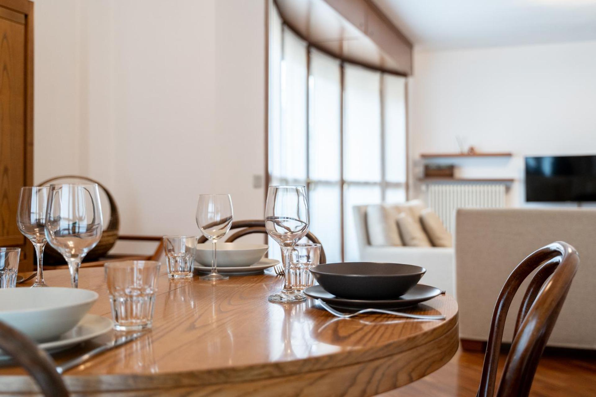 Spacious Bright Apartment Near City Center And Como Lake With Air Conditioning Lecco Eksteriør billede