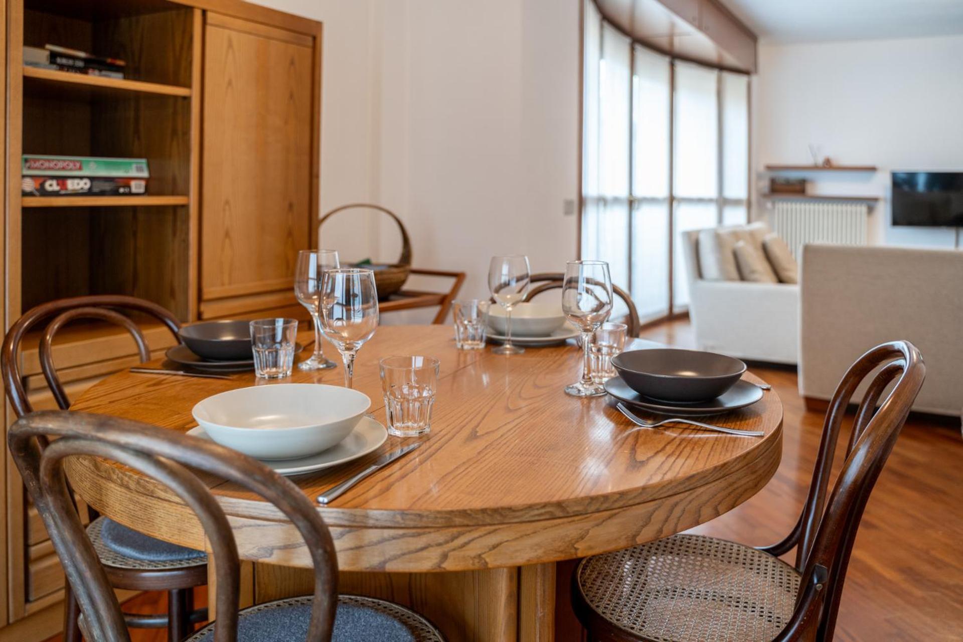 Spacious Bright Apartment Near City Center And Como Lake With Air Conditioning Lecco Eksteriør billede