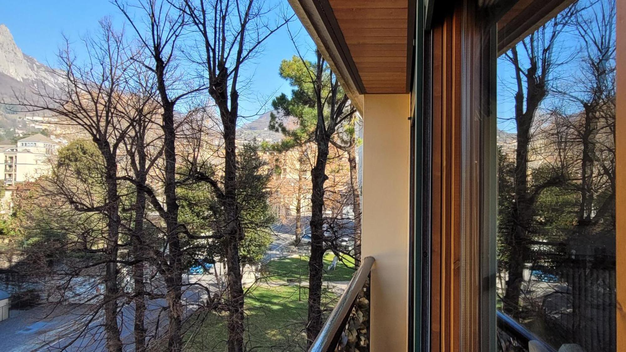 Spacious Bright Apartment Near City Center And Como Lake With Air Conditioning Lecco Eksteriør billede