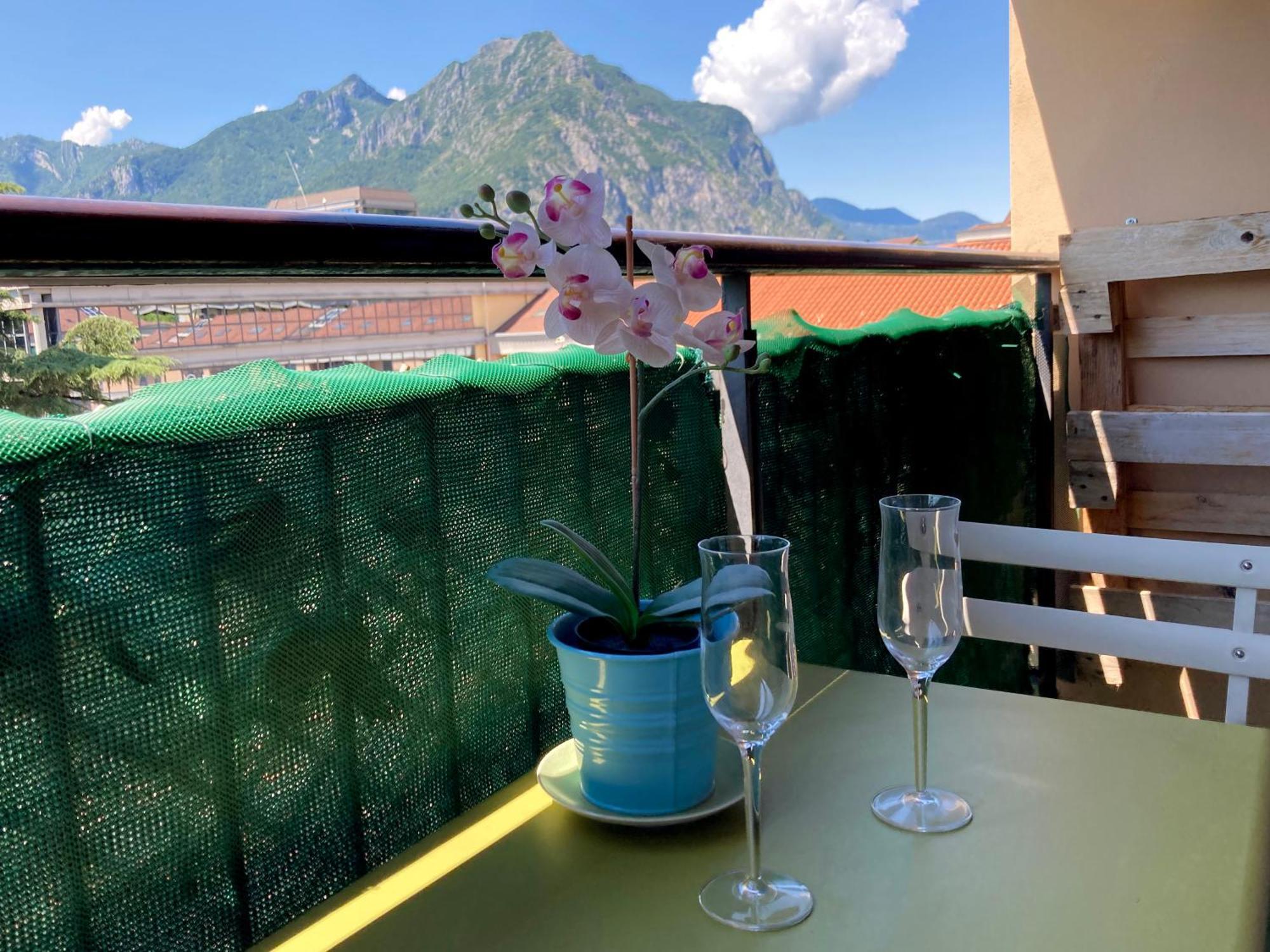 Spacious Bright Apartment Near City Center And Como Lake With Air Conditioning Lecco Eksteriør billede